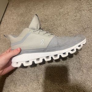 grey on clouds perfect condition